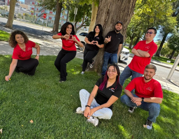 Rio Metro Customer Service Team Outside Having Fun